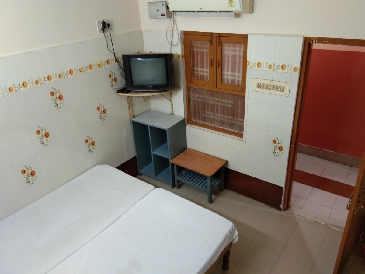 Hotel Sriram Lodge Tirupati Buitenkant foto