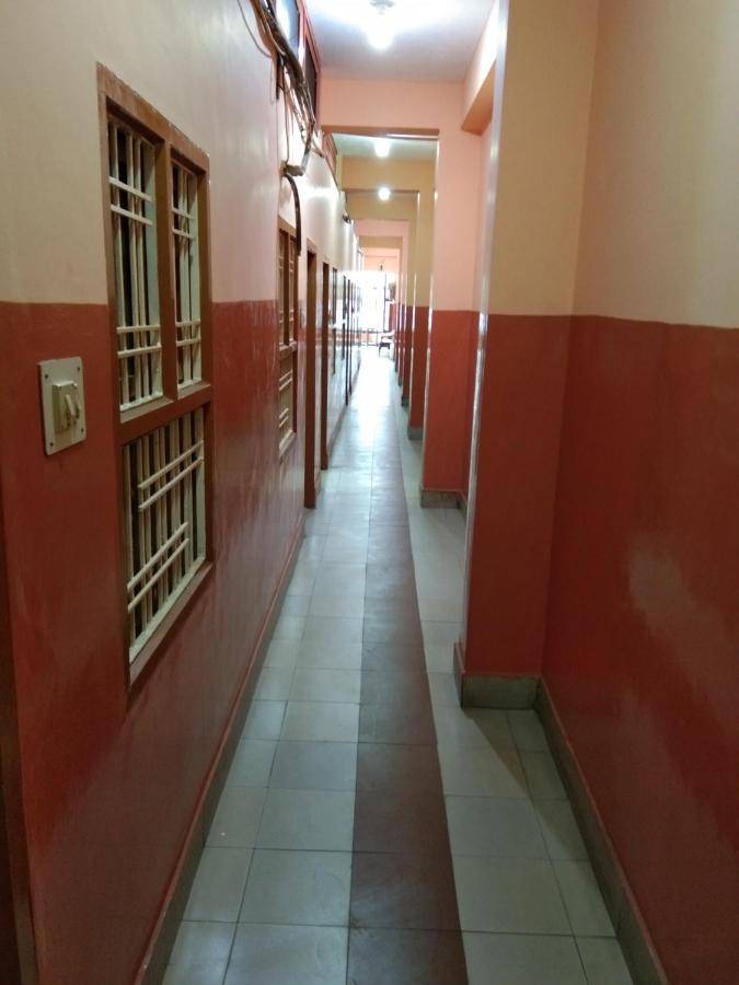 Hotel Sriram Lodge Tirupati Buitenkant foto