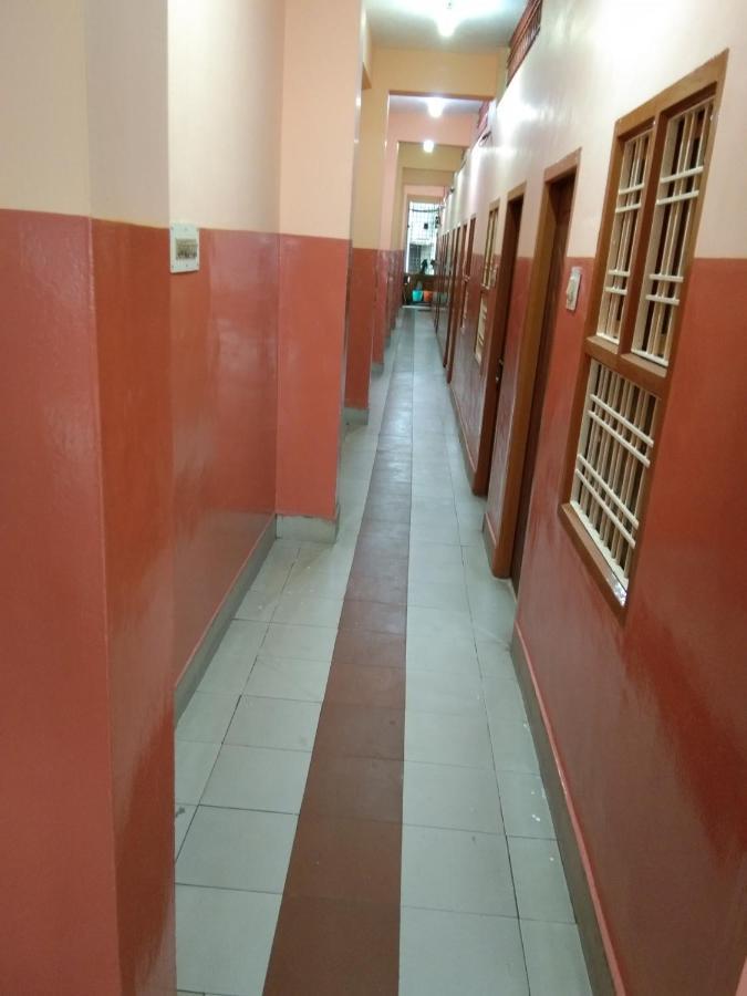 Hotel Sriram Lodge Tirupati Buitenkant foto