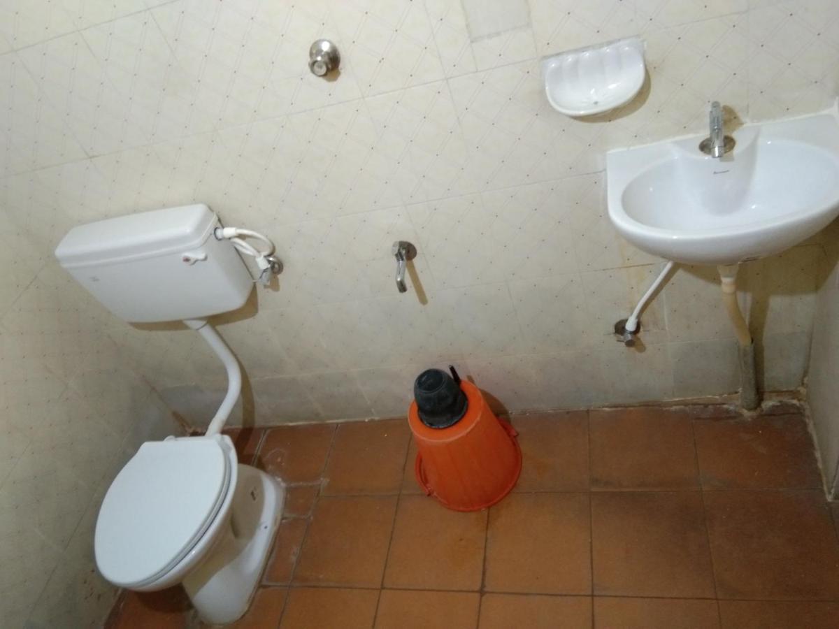 Hotel Sriram Lodge Tirupati Buitenkant foto