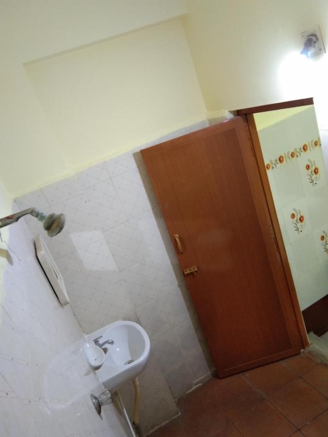 Hotel Sriram Lodge Tirupati Buitenkant foto