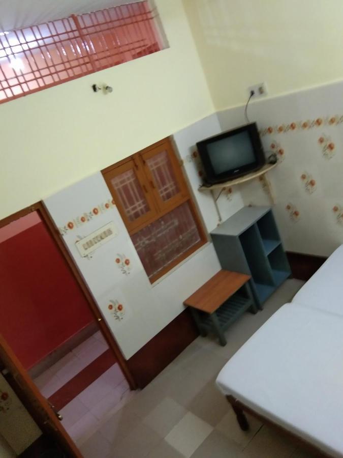 Hotel Sriram Lodge Tirupati Buitenkant foto