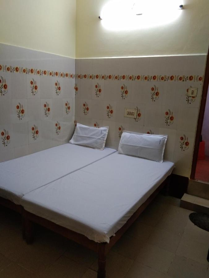 Hotel Sriram Lodge Tirupati Buitenkant foto