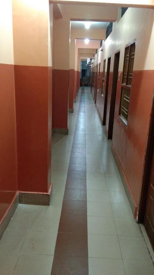 Hotel Sriram Lodge Tirupati Buitenkant foto