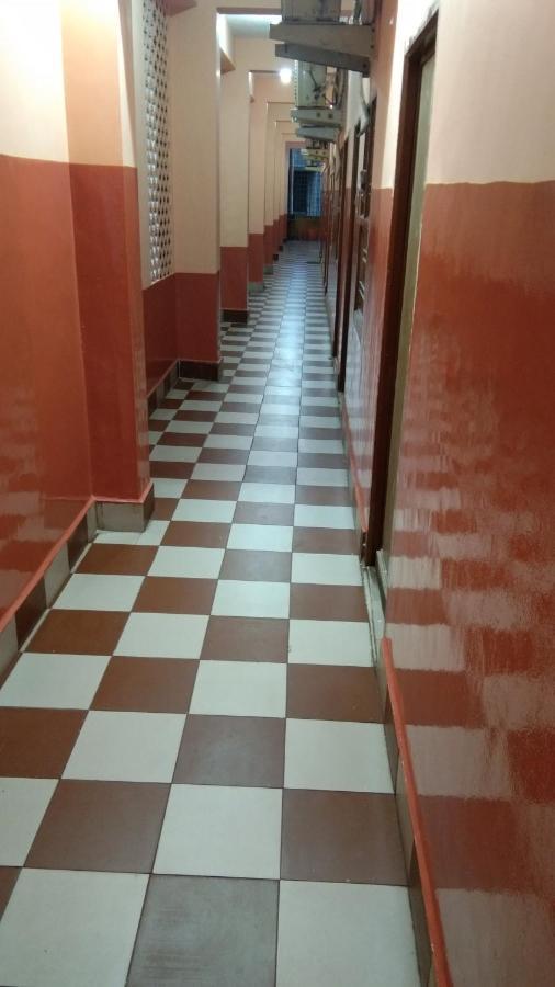 Hotel Sriram Lodge Tirupati Buitenkant foto