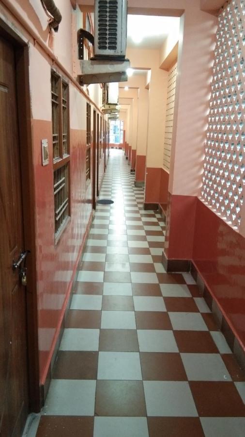 Hotel Sriram Lodge Tirupati Buitenkant foto
