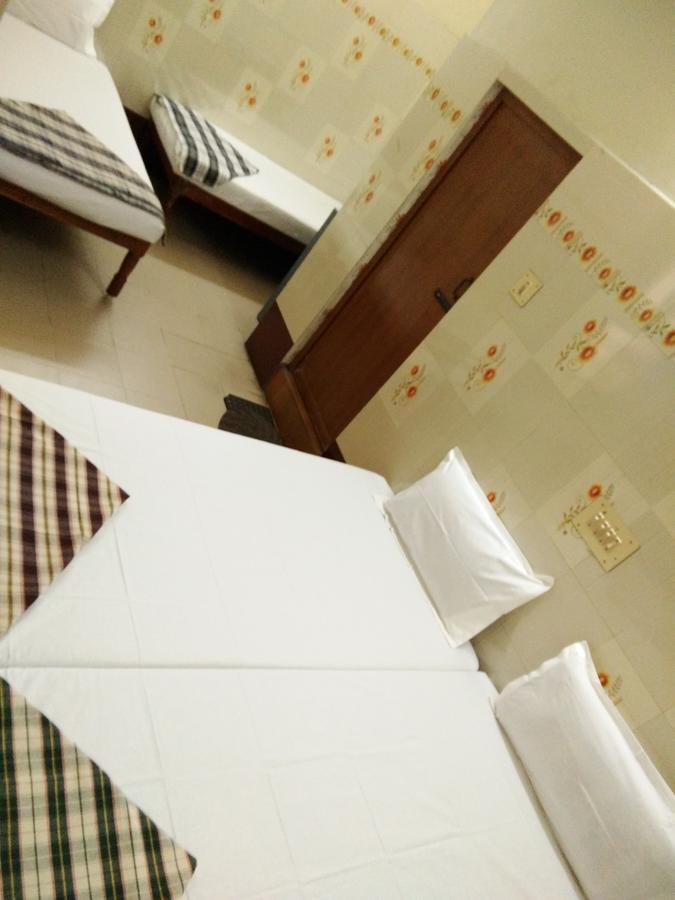 Hotel Sriram Lodge Tirupati Buitenkant foto