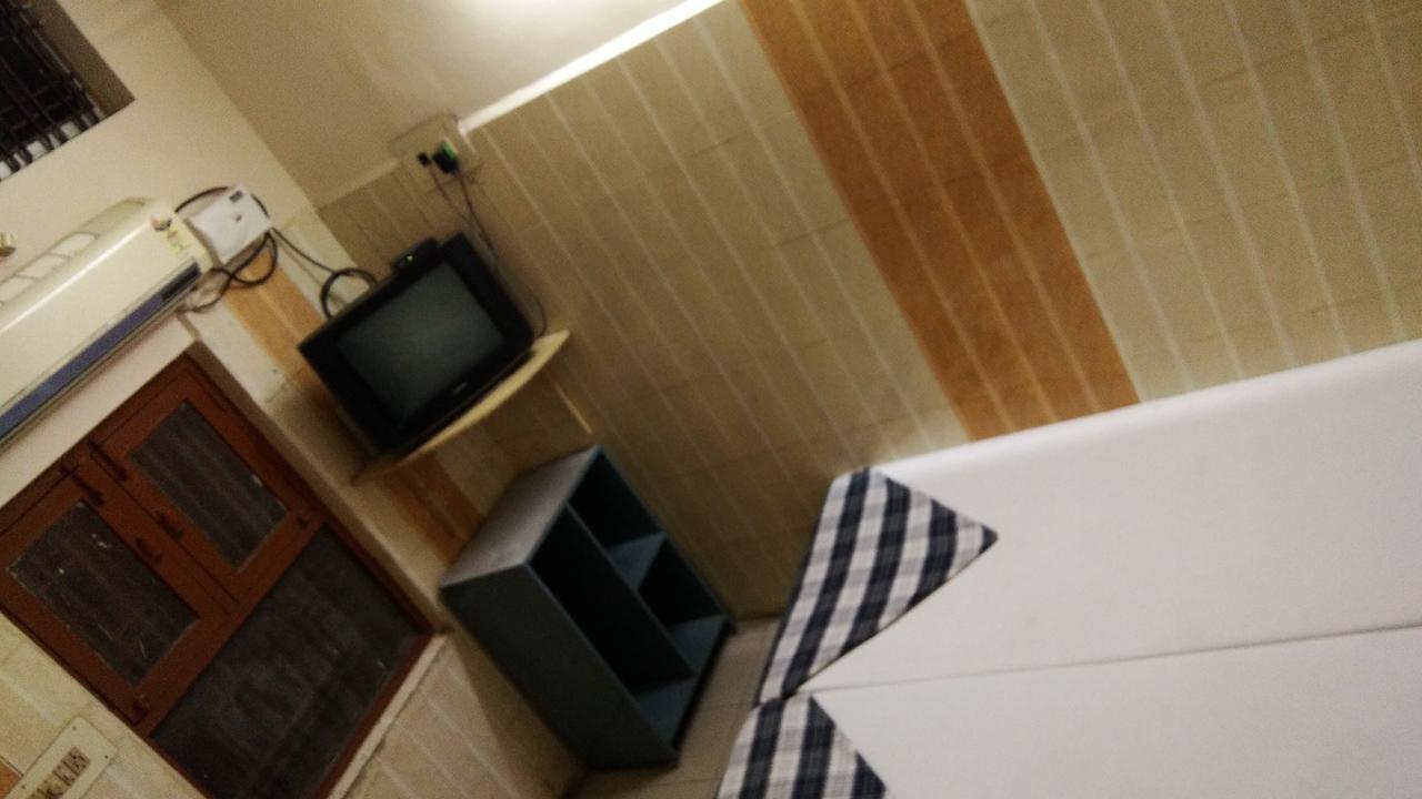 Hotel Sriram Lodge Tirupati Buitenkant foto