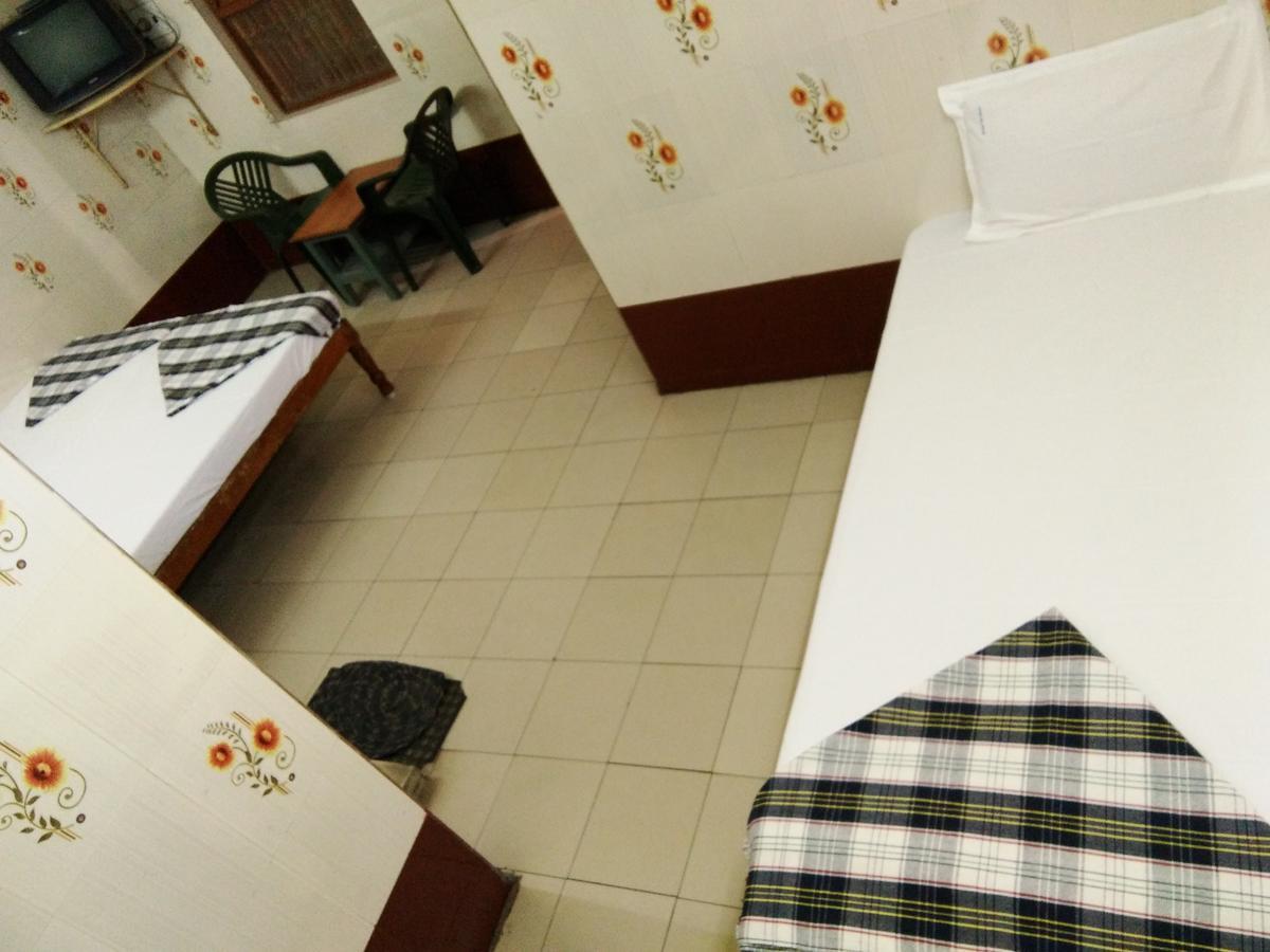Hotel Sriram Lodge Tirupati Buitenkant foto