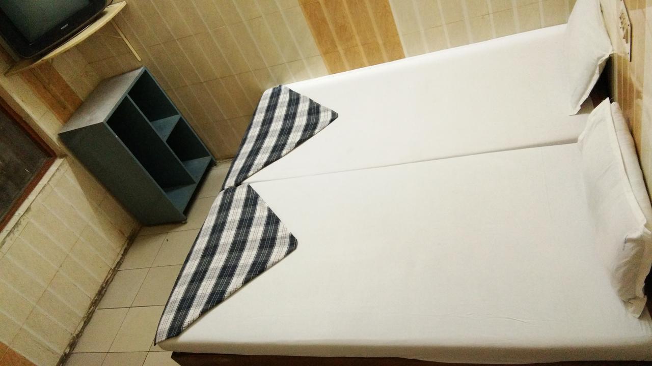 Hotel Sriram Lodge Tirupati Buitenkant foto